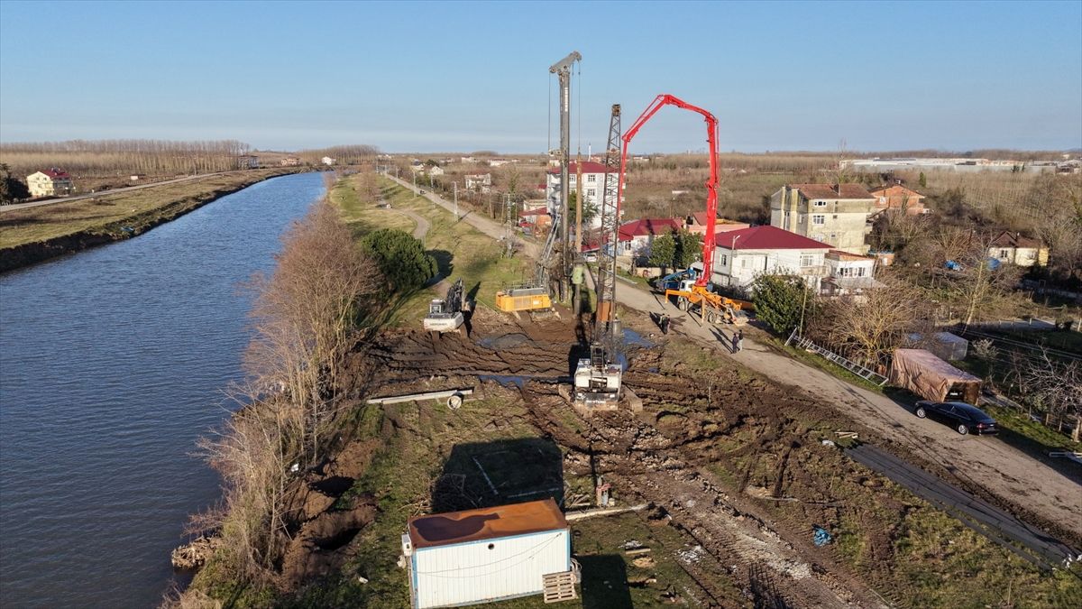 Terme'de iki mahalleyi bağlayacak köprü için çalışmalara başlandı