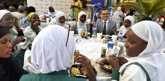 TİKA, Gambiya'da işitme engelliler okulunda iftar verdi