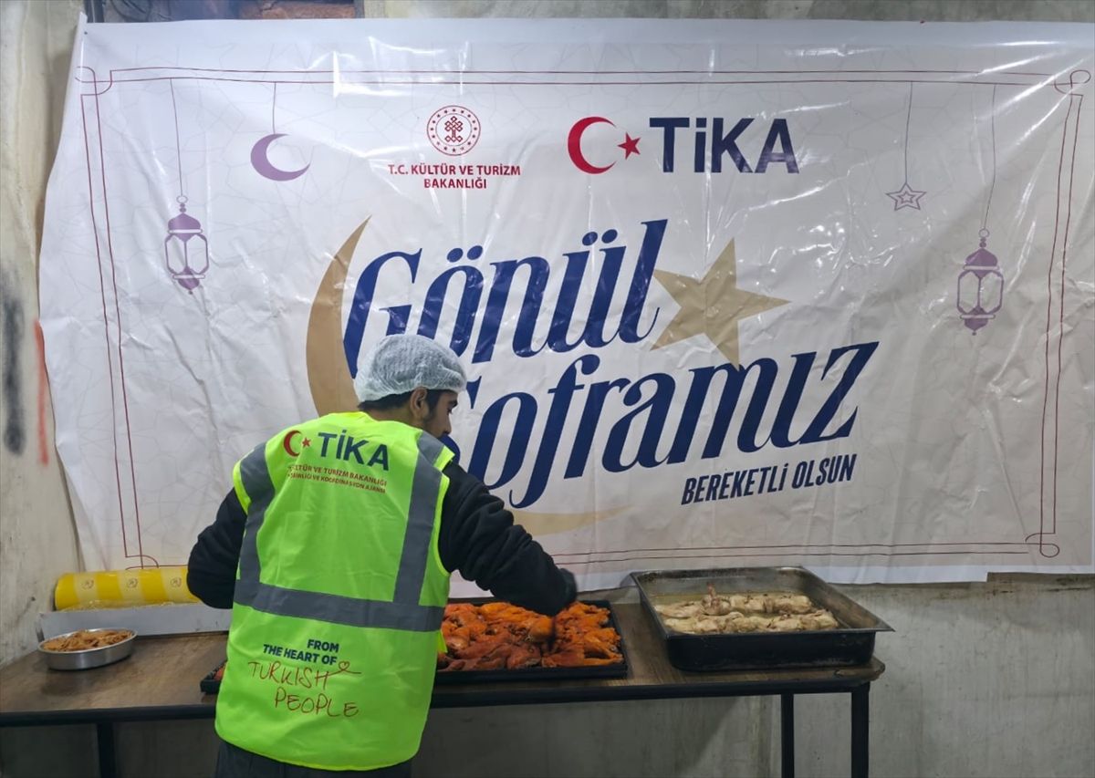 TİKA Halep'te engelli yetim çocuklar ve anneleri için 'Gönül Sofrası' iftarı düzenledi