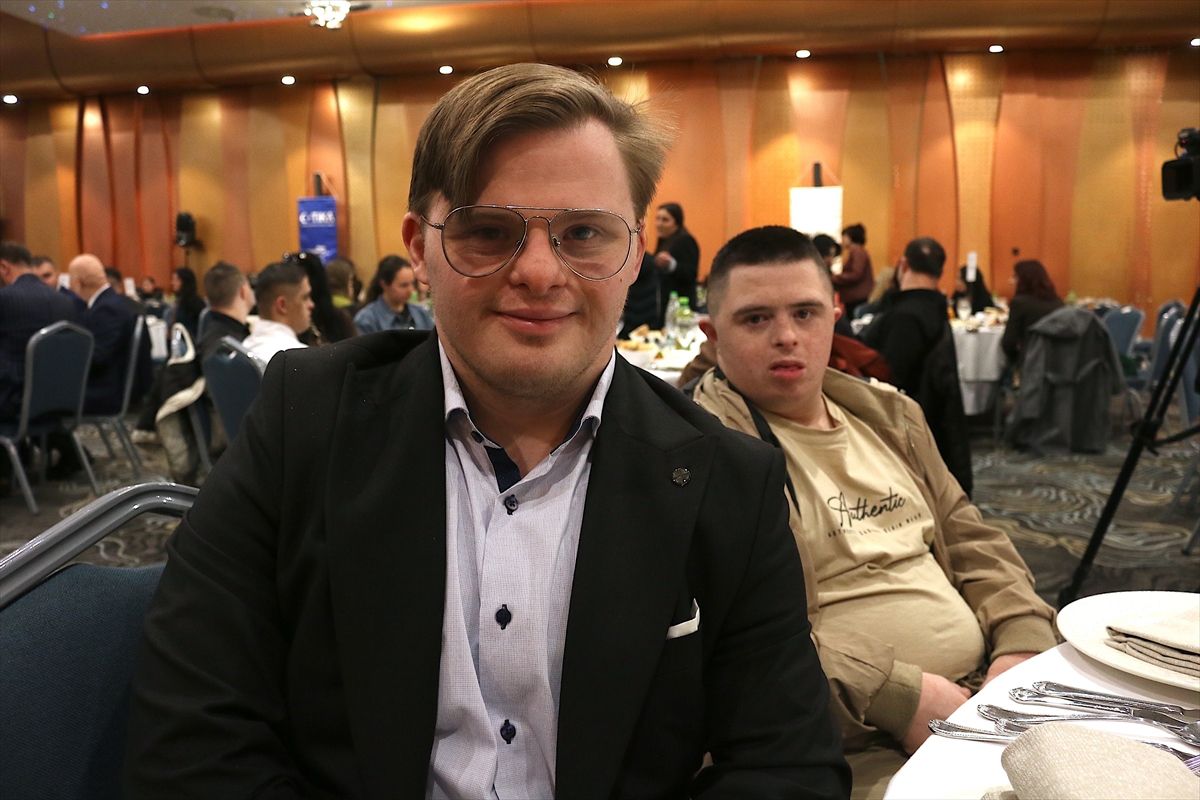 TİKA, Kosova'da özel gereksinimli çocuklara iftar verdi