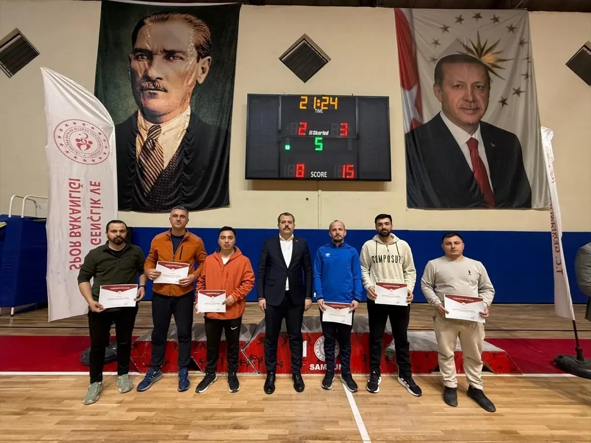 Tıp Bayramı Voleybol Turnuvası'nda kupa ve madalyalar sahiplerini buldu
