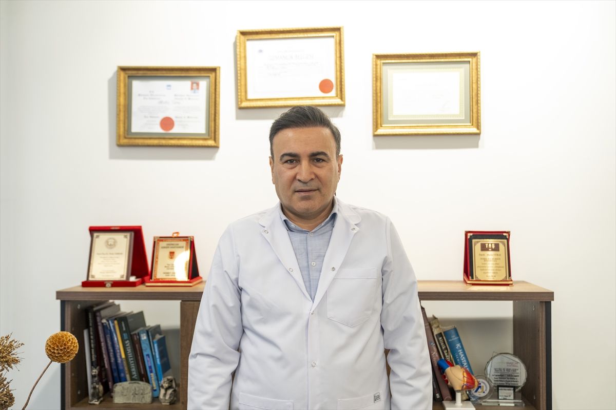 Tıp öğrencisiyken karşılaştığı üç çocuk onu sokak gençlerinin doktoru yaptı