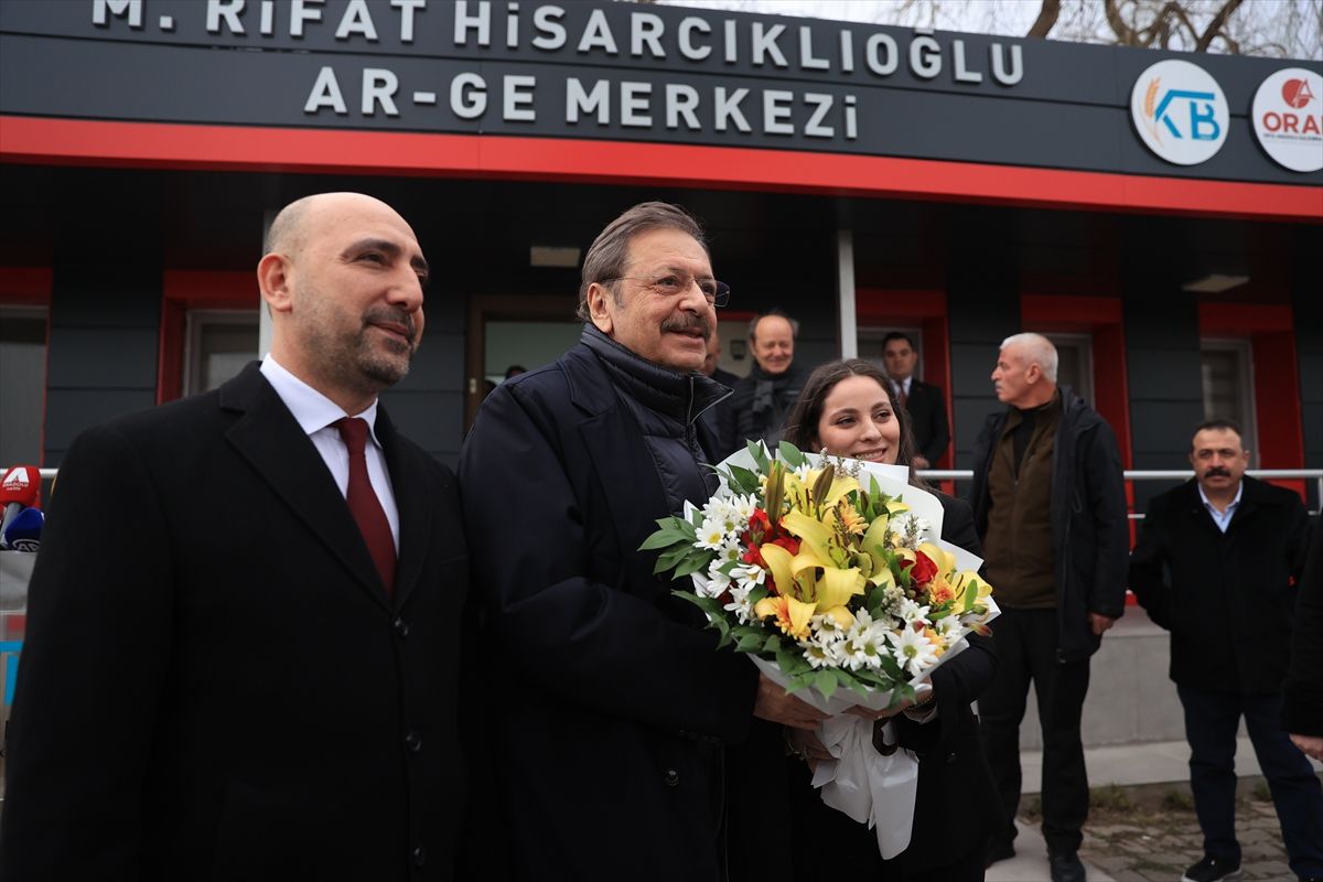 TOBB Başkanı Hisarcıklıoğlu, Kayseri'de ismi verilen AR-GE Merkezi'ni ziyaret etti
