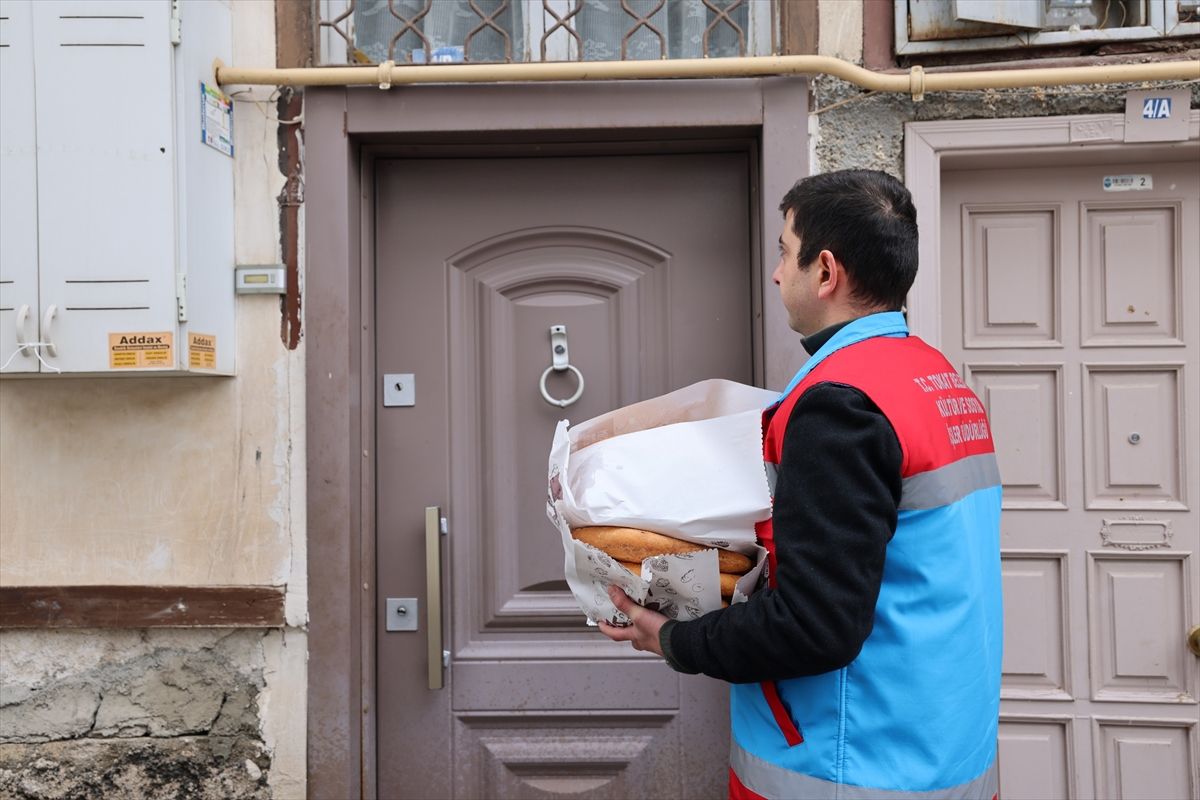 Tokat Belediyesinden her gün sıcak ramazan pidesi hizmeti