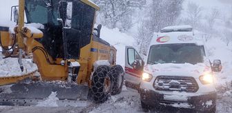 Tokat'ta yolu kardan kapanan köyde rahatsızlanan hasta ekiplerce hastaneye ulaştırıldı
