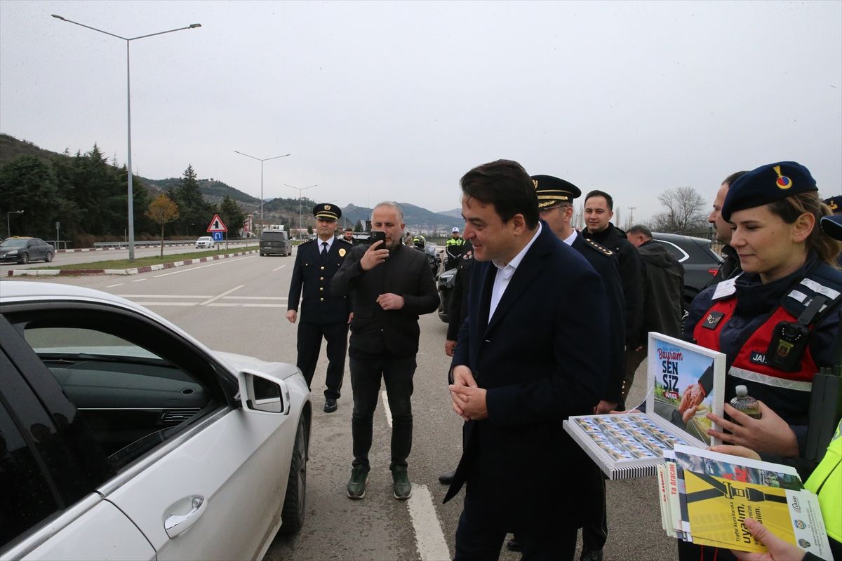 Tokat Valisi Köklü, Tokat-Niksar kara yolunda trafik denetimine katıldı