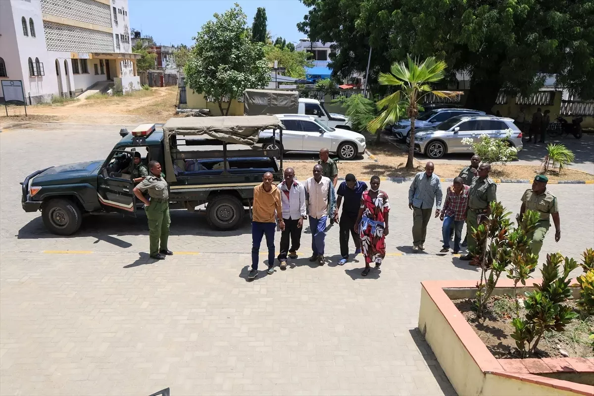 Toplu ölümlere neden olan Kenyalı tarikat lideri yeniden mahkemeye çıktı