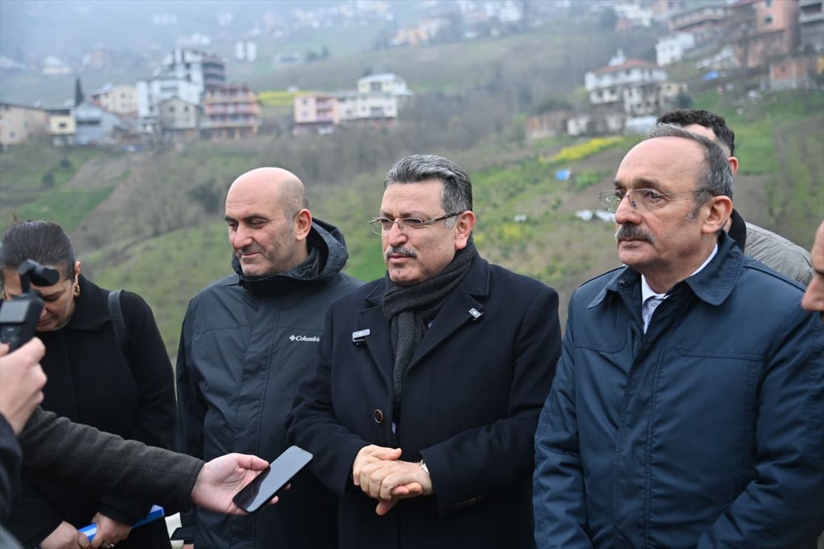 Trabzon Büyükşehir Belediye Başkanı Genç, Düzköy'de yapılan arıtma tesisini inceledi