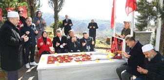 Trabzon Büyükşehir Belediye Başkanı Genç'ten şehit pilot Gençcelep'in mezarına ziyaret