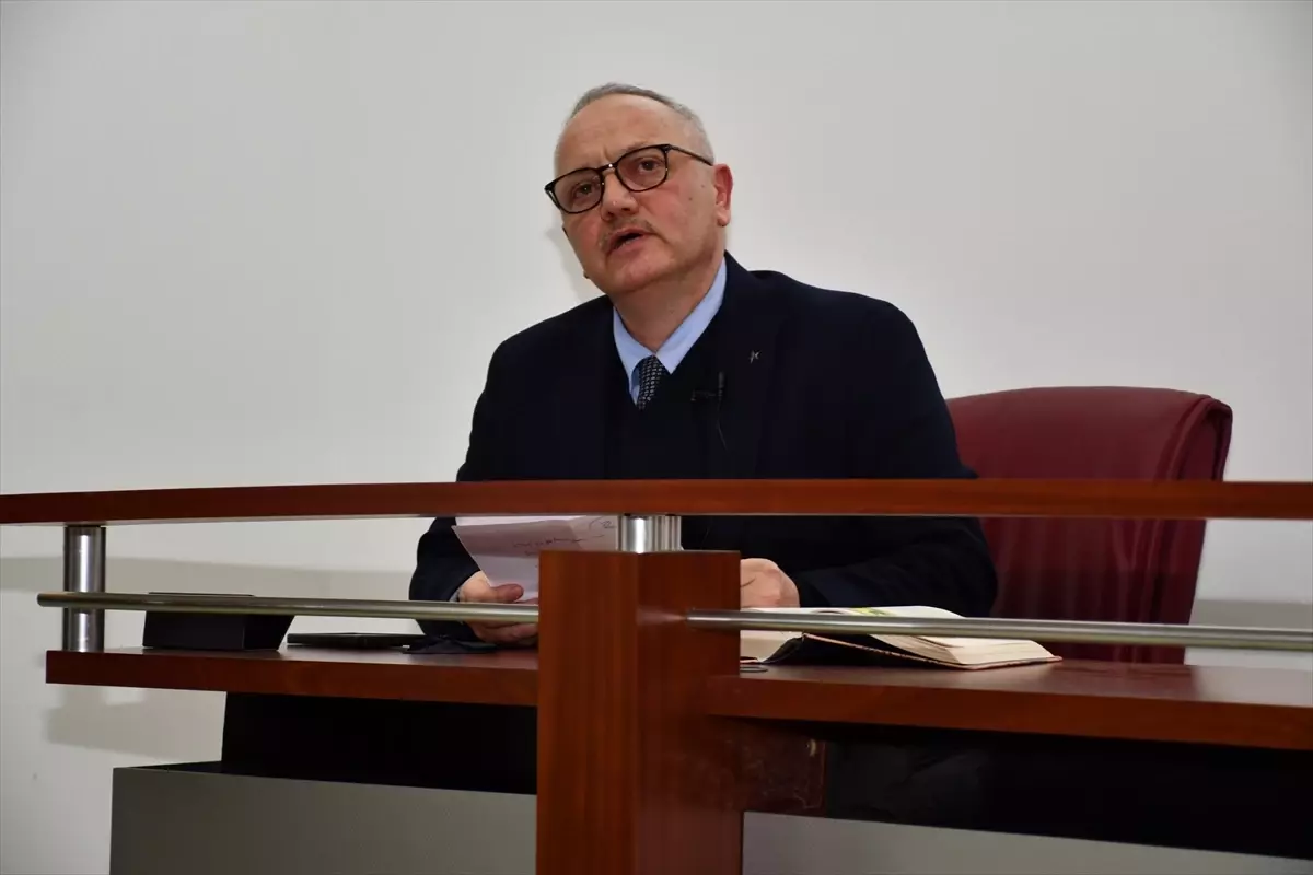 Trabzon'da, 'Dünya medeniyet tarihi ile İslam tıp tarihi arasındaki etkileşim' konferansı düzenlendi