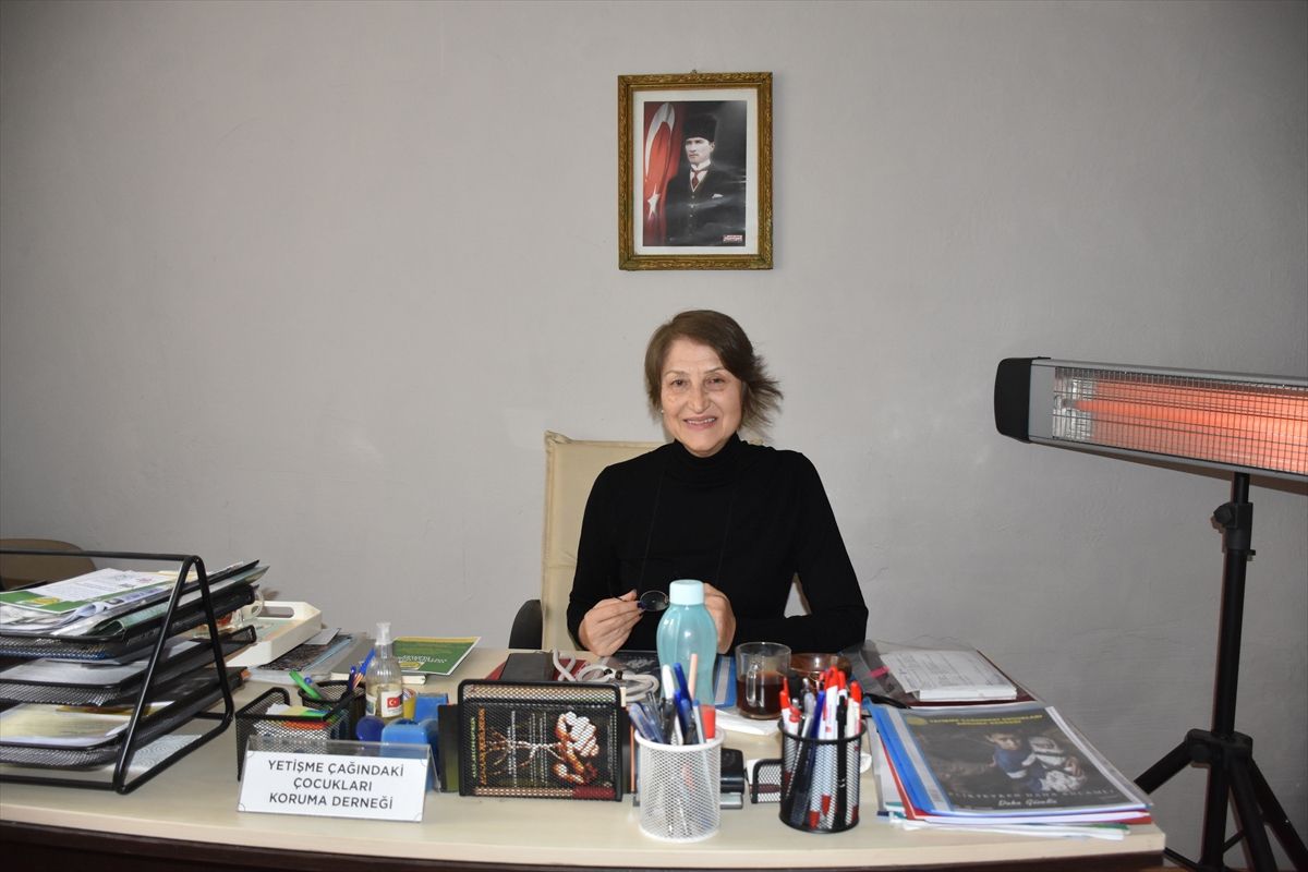 Trabzon Yetişme Çağındaki Çocukları Koruma Derneğinden öğrencilere destek