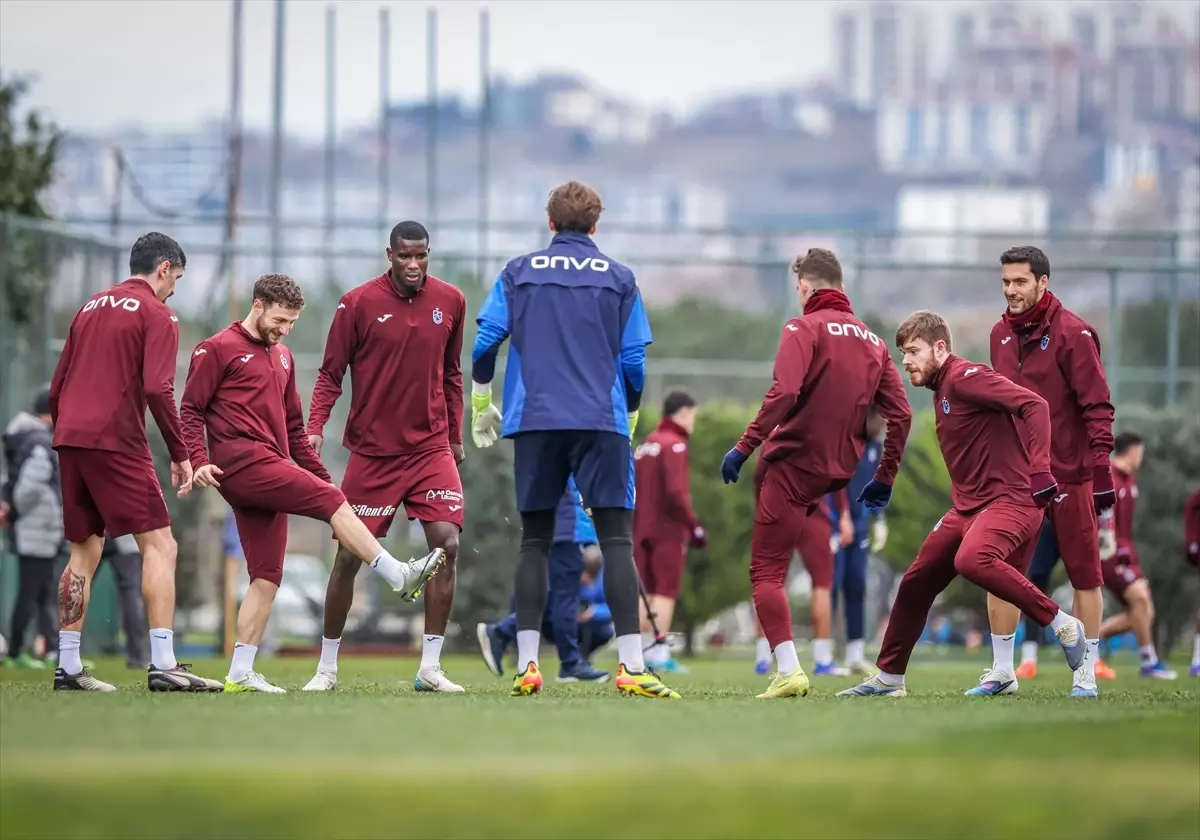 Trabzonspor'da Fenerbahçe maçı hazırlıkları sürüyor