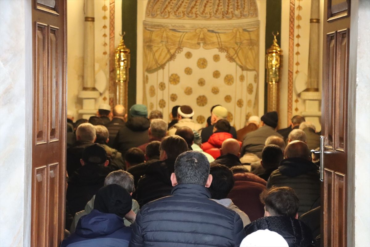 Trakya'da ramazanın ilk cuma namazı kılındı