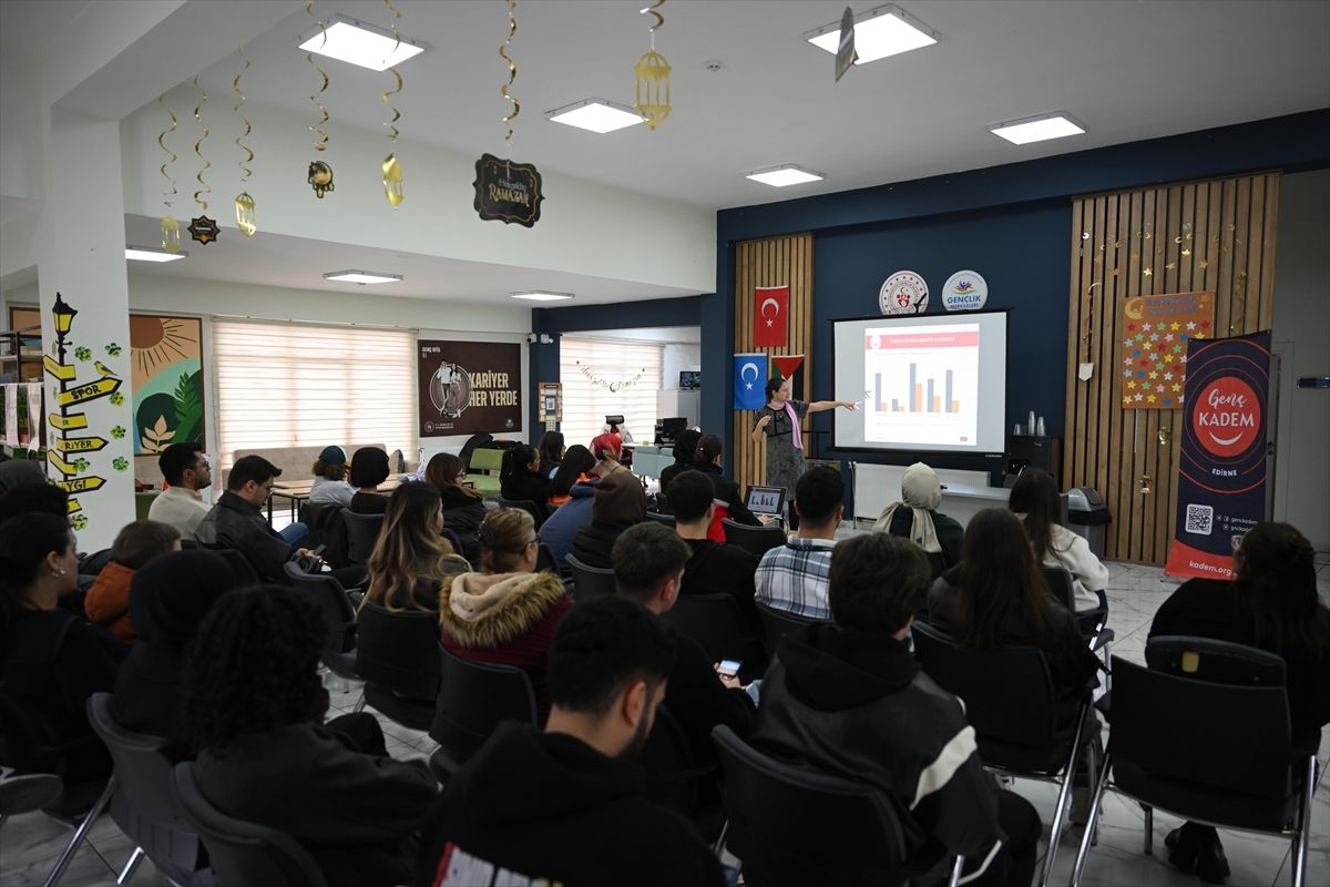 Trakya Üniversitesi Genç Ofis'te şiddetle mücadele anlatıldı