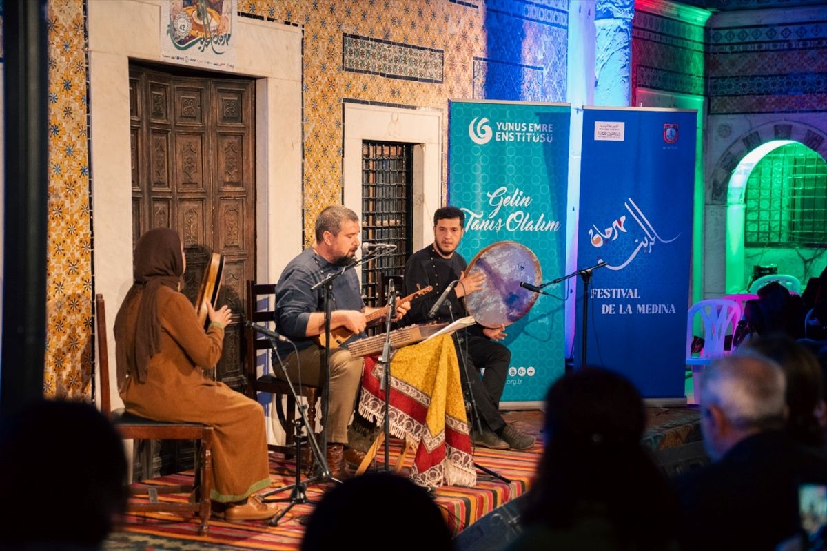 Tunus Medine Festivali'nde Türk sanatçı Sedat Anar dinletisi