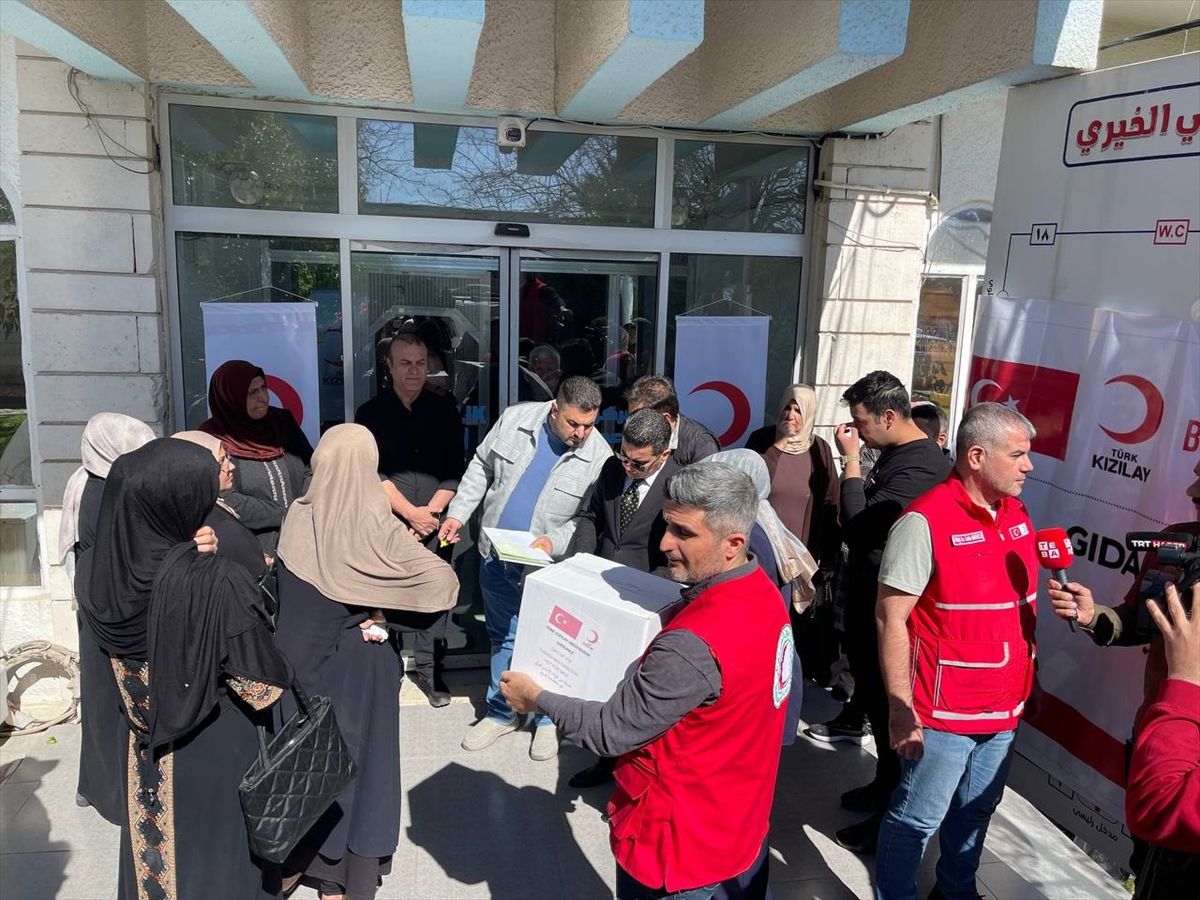 Türk Kızılay, Kerkük'te 100 düşük gelirli aileye gıda yardımı yaptı