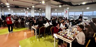 Türk Kızılay Manisa'da ramazan ayı boyunca 85 bin kişiye iftar verdi