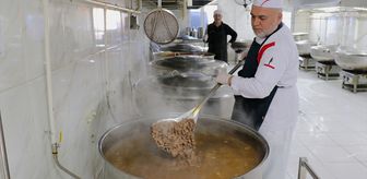 Türk Kızılay, Van'da 7 bin kişiye sıcak yemek ulaştırıyor