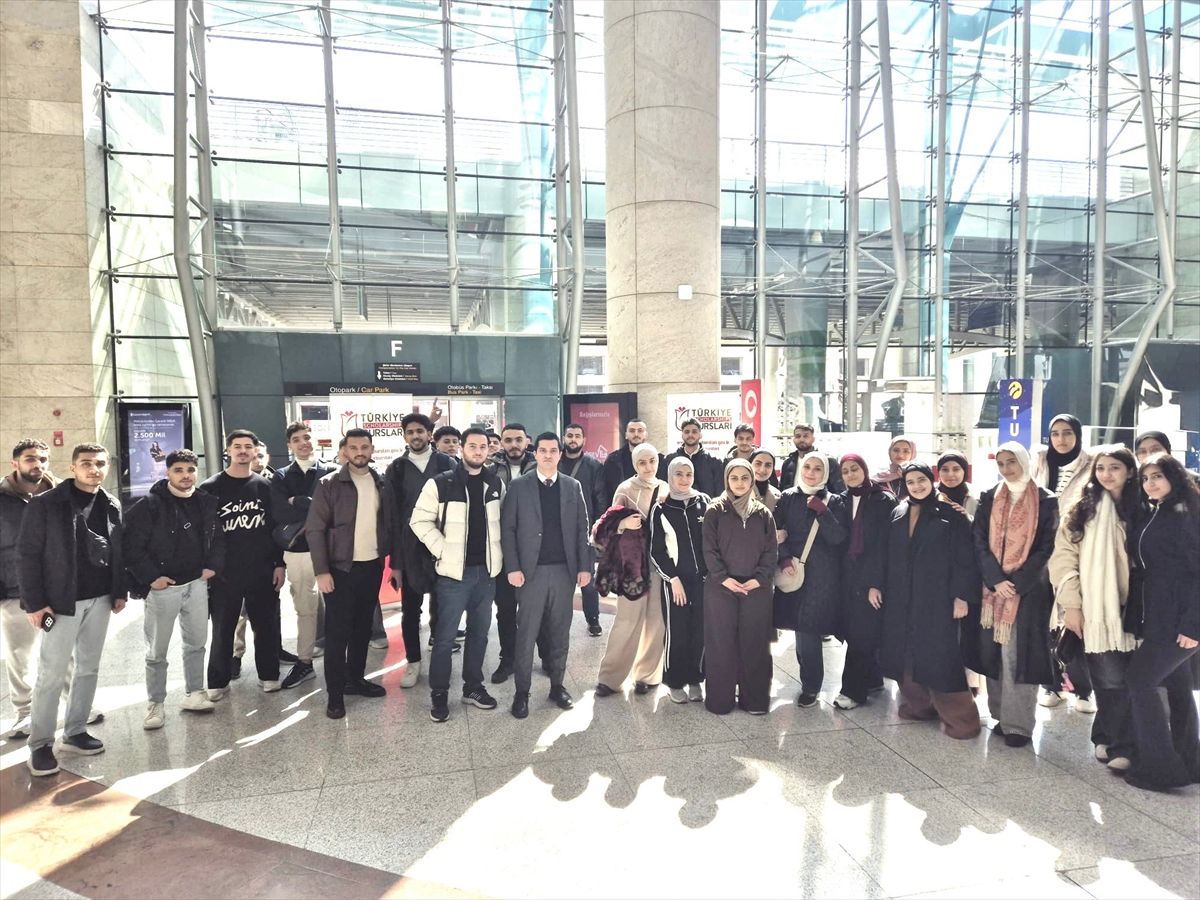 Türkiye'de üniversite eğitimi almaya hak kazanan Filistinli öğrenciler, Türkiye'ye ulaştı