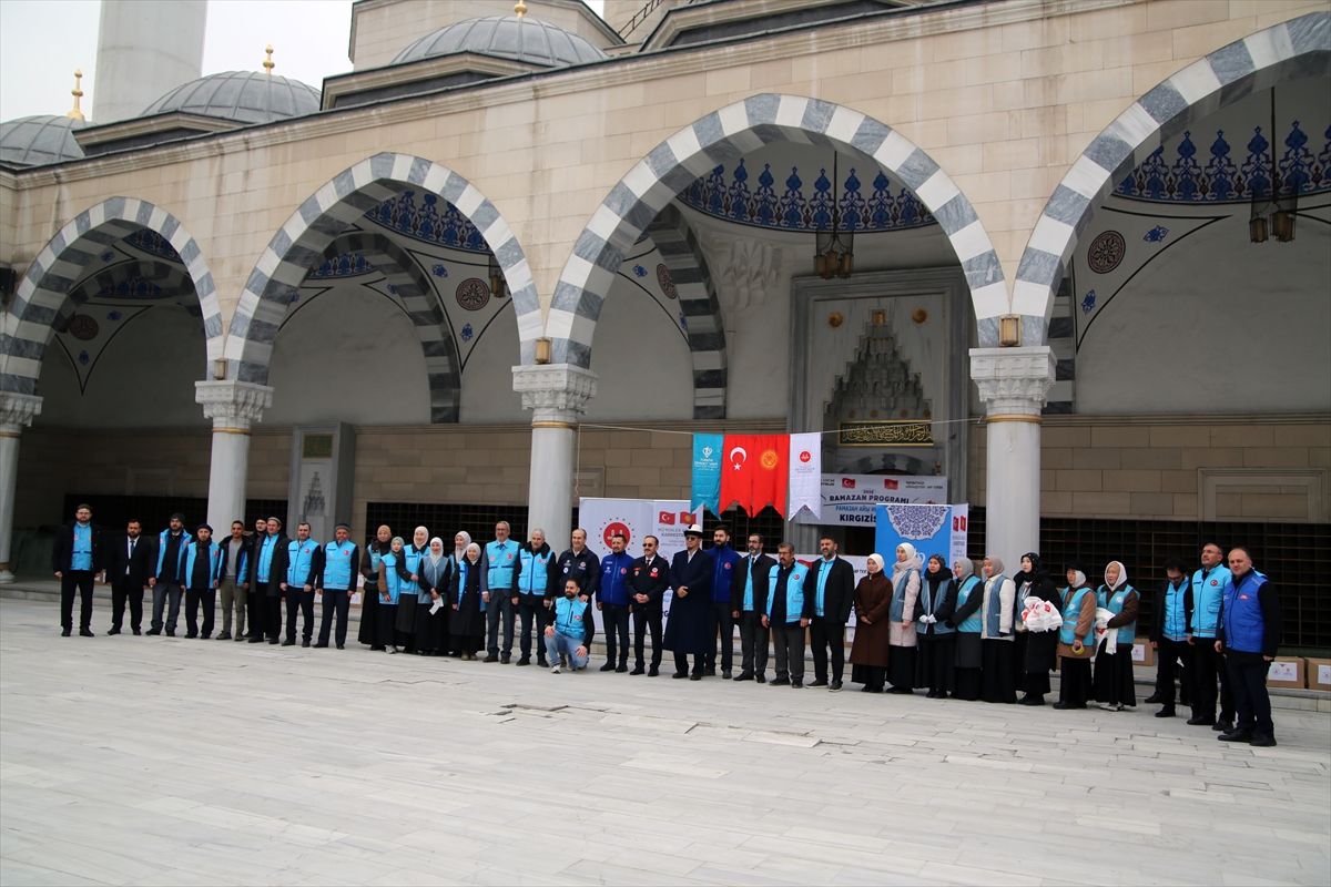 Türkiye'den Kırgızistan'daki ihtiyaç sahiplerine gıda yardımı