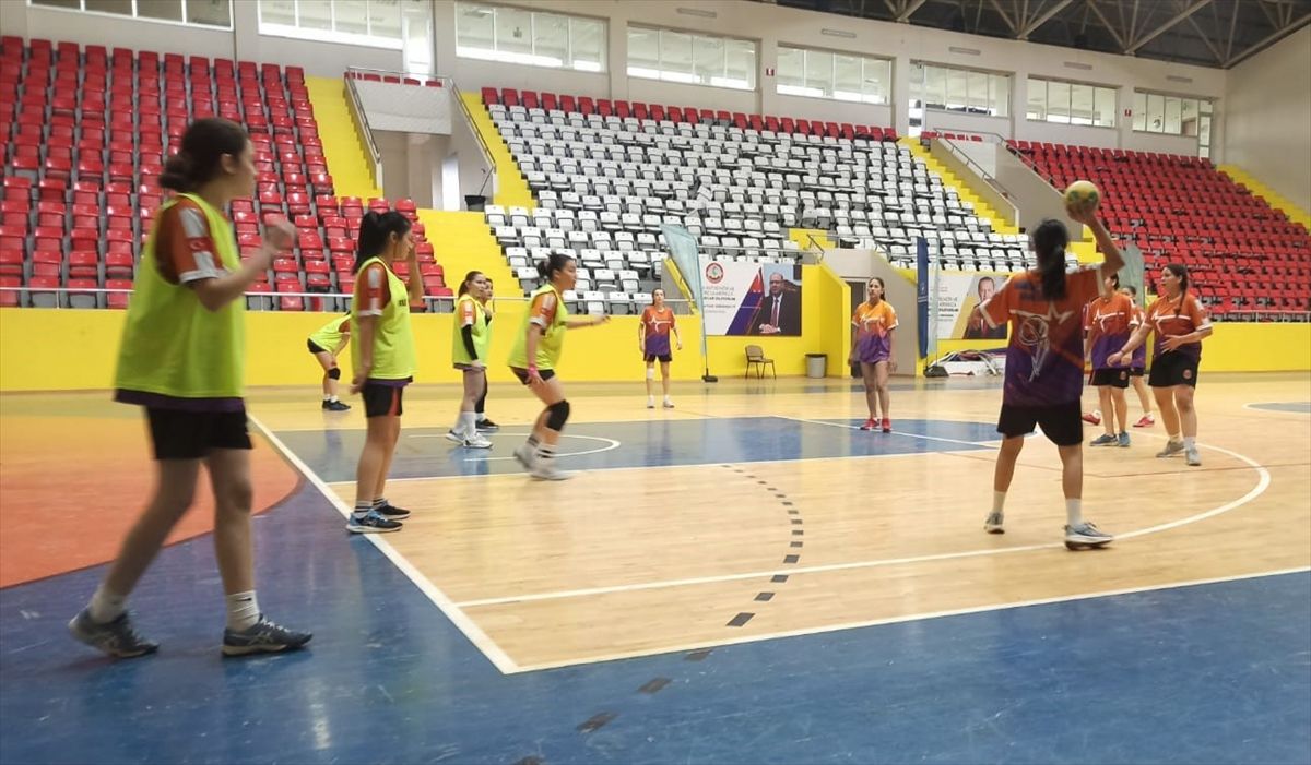 Türkiye Hentbol Federasyonu Osmaniye'de altyapı sporcu taraması gerçekleştirdi
