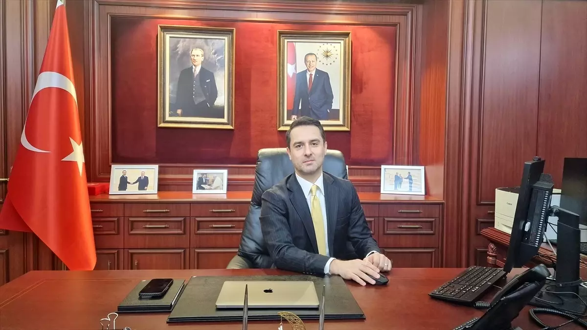 Türkiye'nin Taşkent Büyükelçisi Ulutaş, AA'nın "Yılın Kareleri" oylamasına katıldı