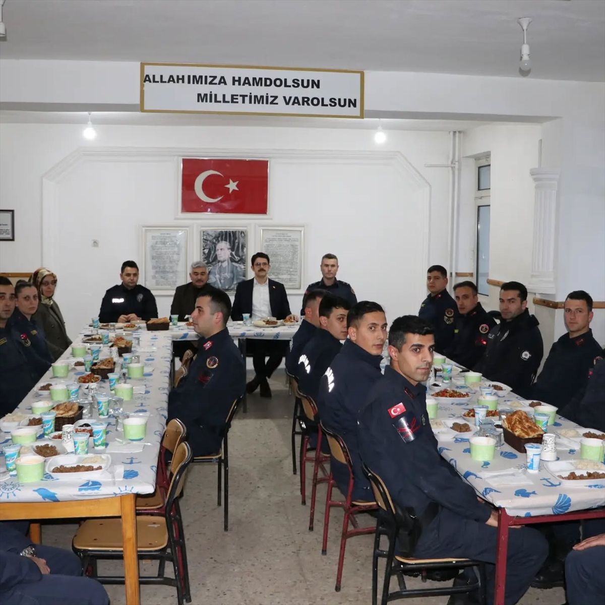Ulaş Kaymakamı Eskimez ve Belediye Başkanı İlbey, jandarmayla iftarda bir araya geldi