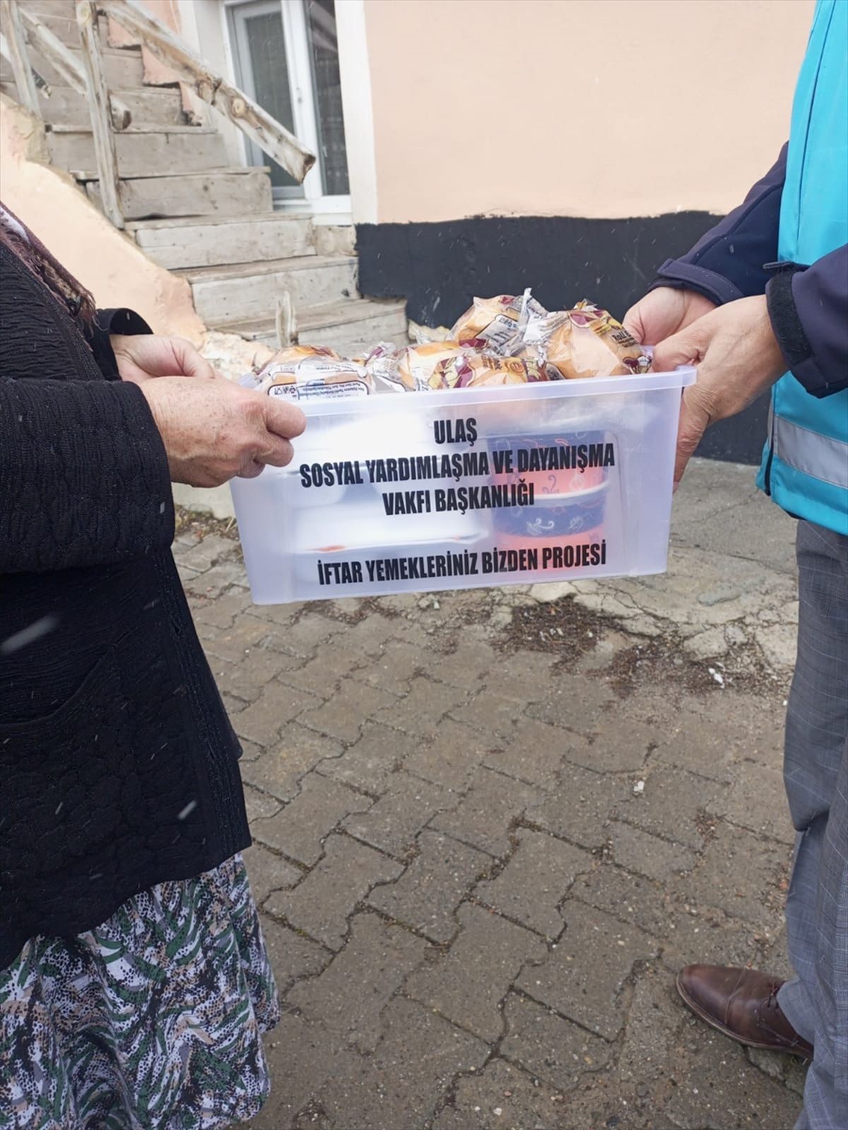 Ulaş'ta ramazanda engelli ve yaşlı vatandaşlara sıcak yemek desteği