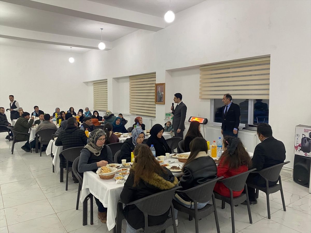 Ulaş'ta yetim çocuklar ve ailelerine yönelik iftar programı düzenledi