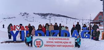 Ulaş'tan 27 öğrenci Yıldız Dağı Kış Sporları Turizm Merkezi'nde eğlendi