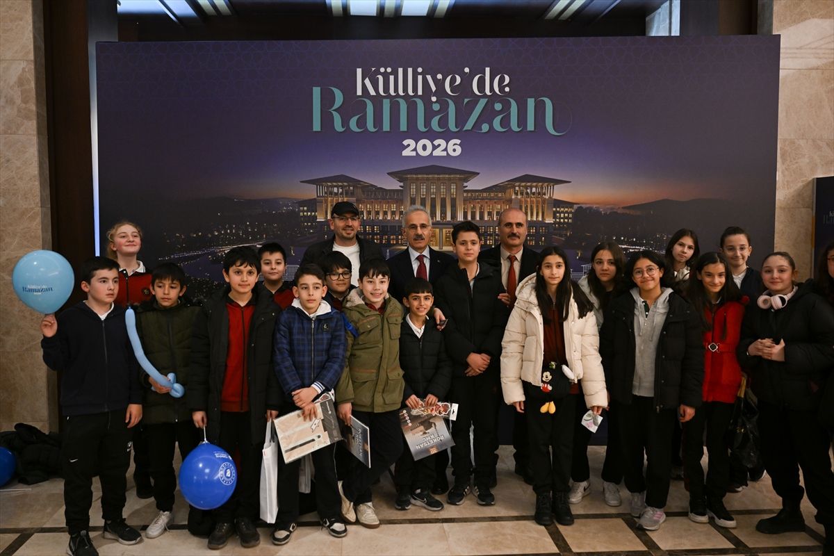 Ulaştırma ve Altyapı Bakanı Uraloğlu, "Külliye'de Ramazan" etkinliğinde soruları yanıtladı Açıklaması