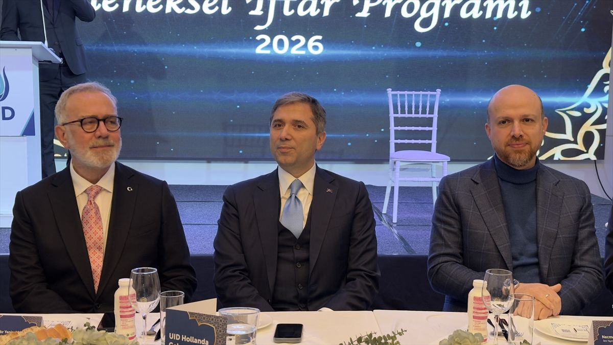 Uluslararası Demokratlar Birliği, Amsterdam'da iftar programı düzenledi