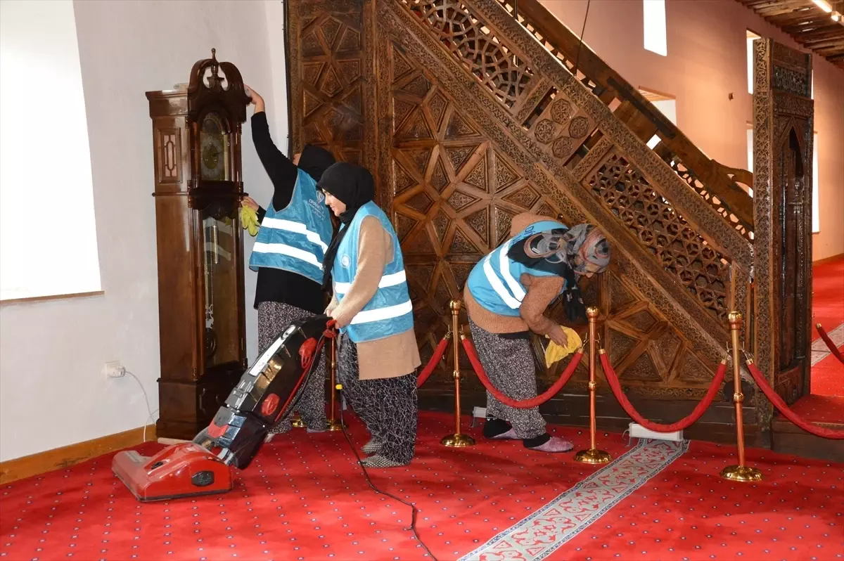 UNESCO tescilli 8 asırlık Sivrihisar Ulu Cami ramazana hazır