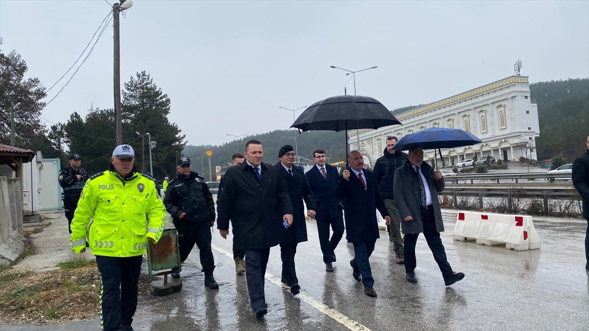 Vali Çalgan, Çorum-Samsun kara yolundaki uygulama noktasını ziyaret etti