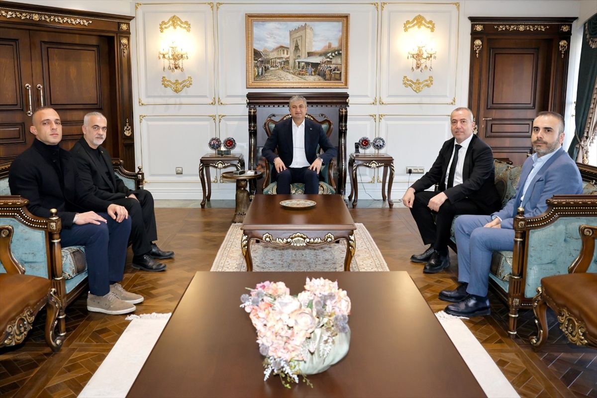Vali Yavuz, Adana Demirspor Kulüp Başkanı Zeybek'i kabul etti