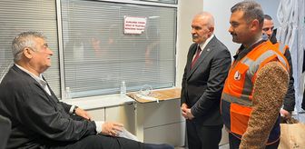 Van'da AK Parti'li gençler, sağlık çalışanları ve hastalara sahurluk ikram etti