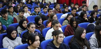 Van'da öğrenciler, 'IBAN dolandırıcılığı' konusunda bilgilendirildi