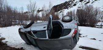 Van'da şarampole devrilen otomobildeki 3 kişi yaralandı