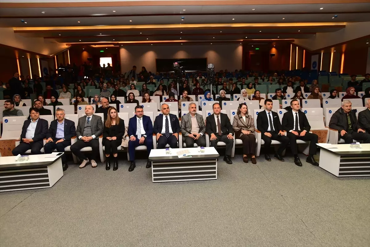 Van'da üniversite öğrencileri dolandırıcılık olaylarına karşı bilgilendirildi