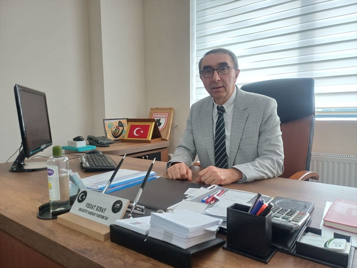 Vezirköprü Belediye Başkan Yardımcısı Vedat Kınay emekliye ayrıldı