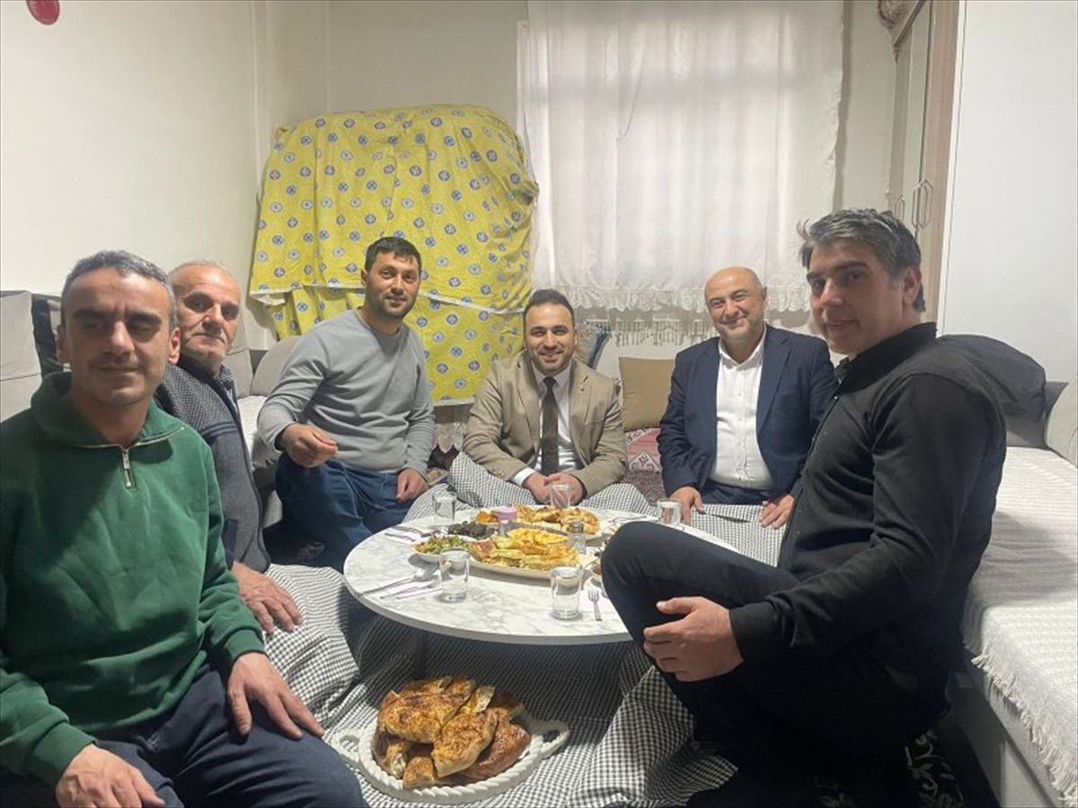Vezirköprü Belediye Başkanı Gül mahalle iftarlarında vatandaşlarla buluşuyor