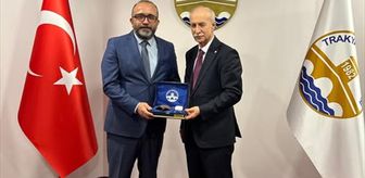 VGM Vakıf Hizmetleri Daire Başkanı Güneren'den Rektör Hatipler'e ziyaret