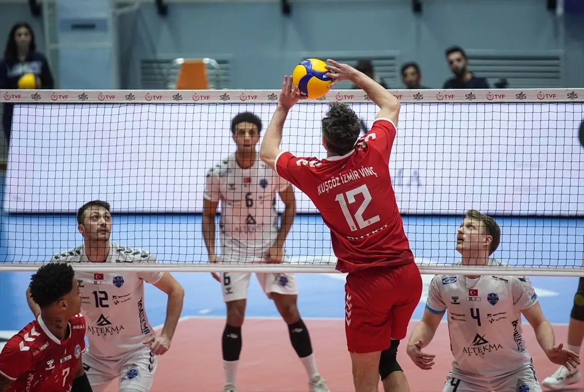 Voleybol: SMS Grup Efeler Ligi