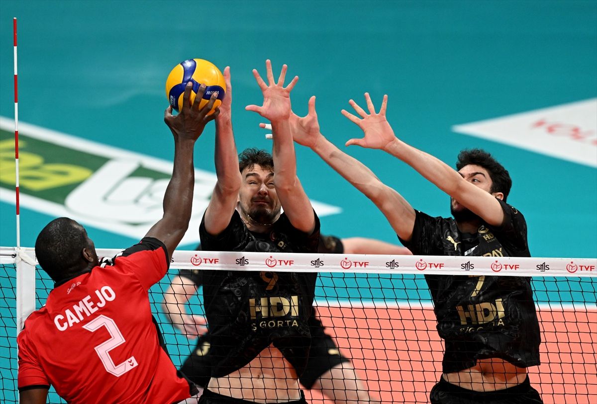 Voleybol: SMS Grup Efeler Ligi