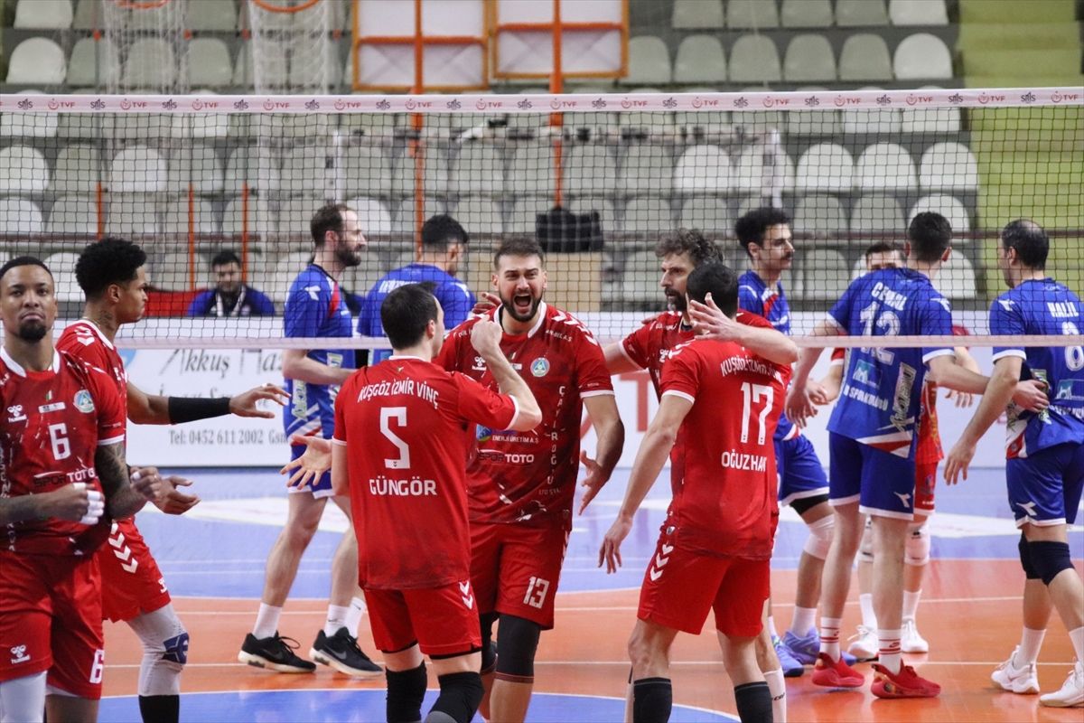 Voleybol: SMS Grup Efeler Ligi