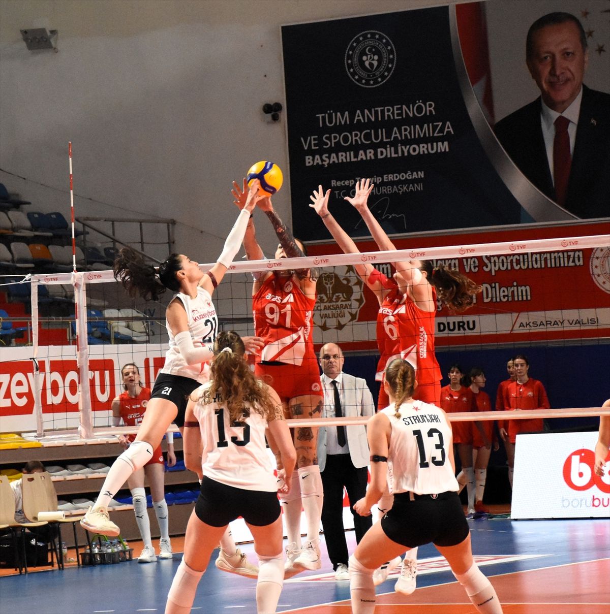 Voleybol: Sultanlar Ligi