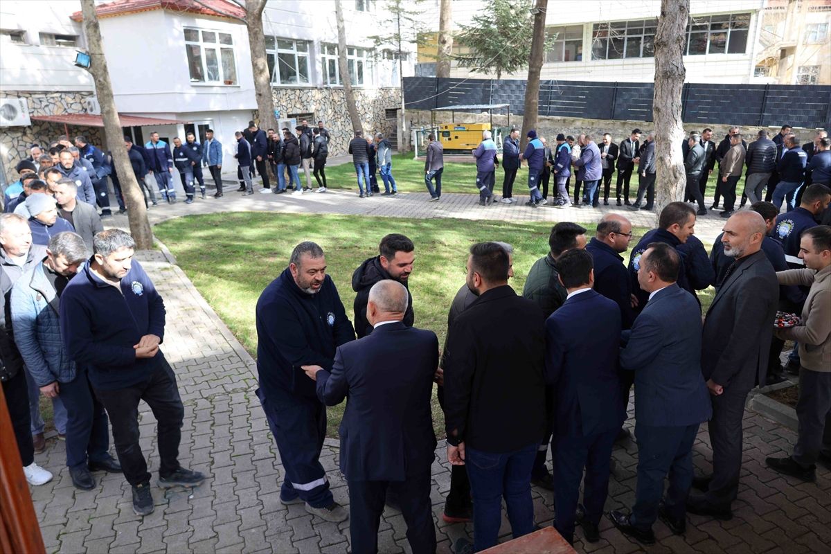 Yahyalı Belediye Başkanı Öztürk, belediye personeliyle bayramlaştı