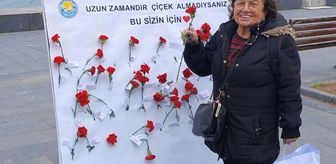 Yakakent Belediyesinden kadınlara çiçek sürprizi