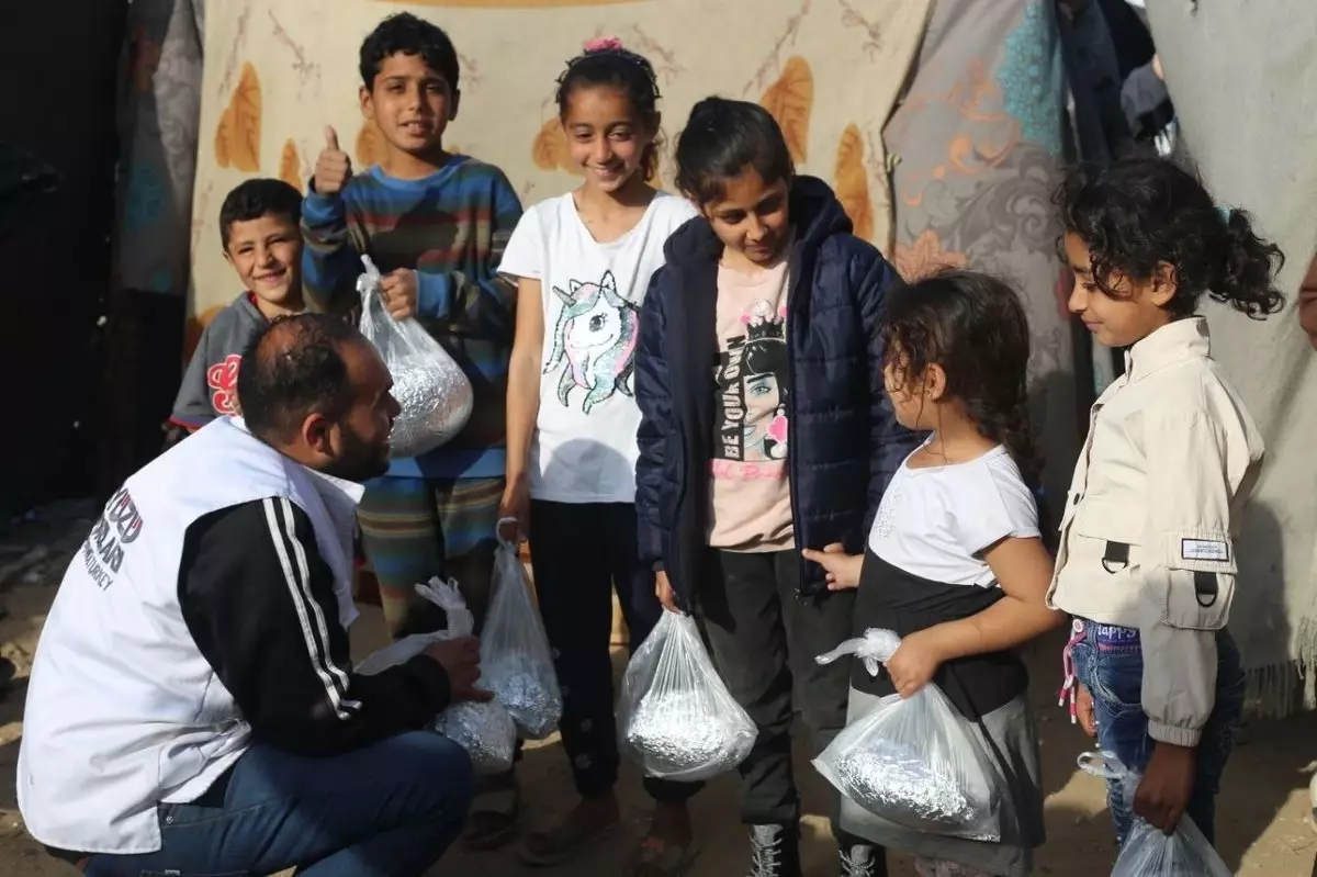 Yeryüzü Doktorlarından açlıkla mücadele için "Çocuklar Açlığa Yeniliyor" kampanyası