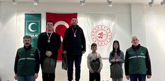 Yeşilay Düzce Şubesi'nin düzenlediği satranç turnuvası sona erdi